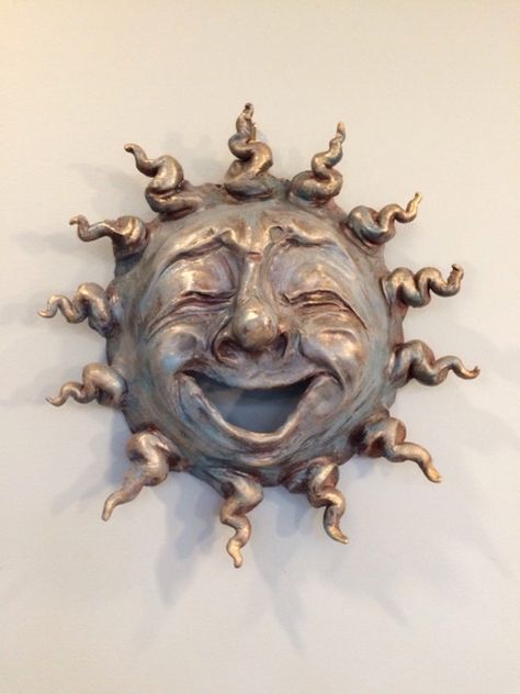 Sun Sculpture Clay, Ceramic Moon Face, Sun And Moon Clay Art, Ceramic Sun Face, Vintage Clay Art, Moon Clay Art, Paper Mache Sun, Sun Ceramics, Polymer Clay Sun