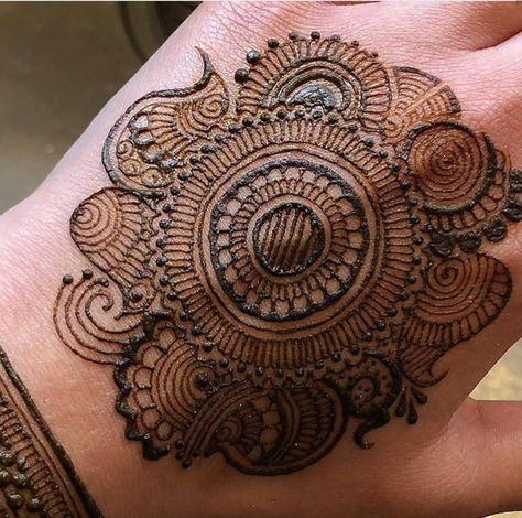 Wedding Mehndi Design, Best Mehndi Design, Mehndi Design Arabic, Round Mehndi Design, Beautiful Simple Mehndi Design, Easy Mehndi Design, Front Mehndi Design, Back Hand Mehndi, Arabic Mehndi Design