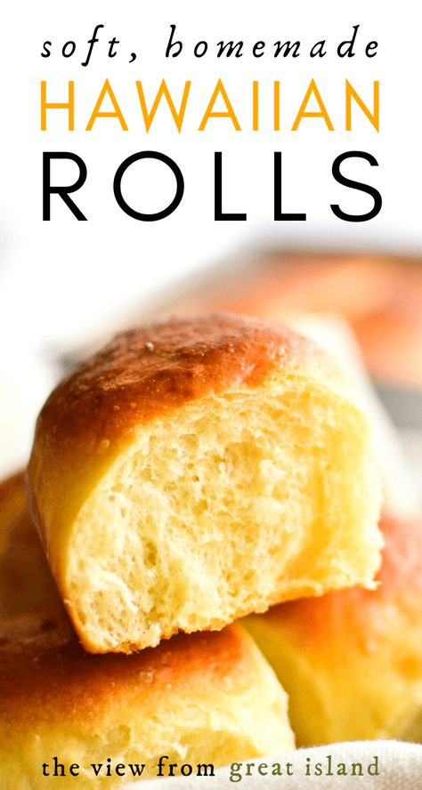 Homemade Hawaiian Rolls are a homemade version of the famous King's Hawaiian Sweet Rolls ~ these golden buns are buttery, soft, and lightly sweet ~ yum!! #easy #recipe #bread #rolls #pineapple #Hawaiian #dinner #buns #sliders #fromscratch #sweet #yeast #baking Homemade Hawaiian Rolls, Hawaiian Dinner Rolls, Dinner Buns, Hawaiian Bread Rolls, Hawaiian Dinner, Hawaiian Sweet Breads, Yeast Baking, Hawaiian Bread, Sweet Dinner Rolls