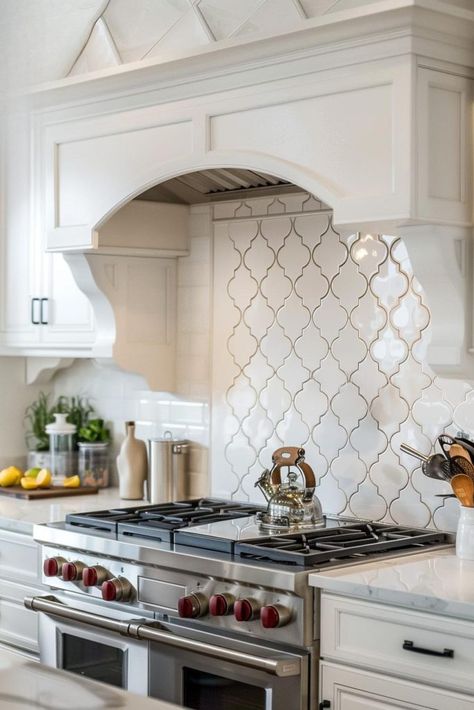 French Country Backsplash Kitchen, Farmhouse Style Backsplash, Backsplash Behind Stove Only, Tuscan Kitchen Backsplash, Stove Backsplash Ideas, French Country Kitchen Backsplash, Elegant Farmhouse Kitchen, Traditional Kitchen Backsplash, Country Kitchen Backsplash