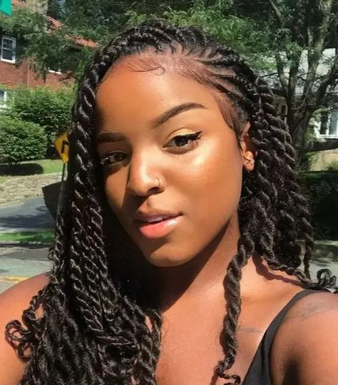 33 Flattering Big Forehead Hairstyles for Pretty Girls Flat Braids, Come Intrecciare, African Hair Braiding Styles, Tumblr Hair, Braided Cornrow Hairstyles, Braids Hairstyles Pictures, Natural Hair Twists, Twist Braid Hairstyles, Girl Braids