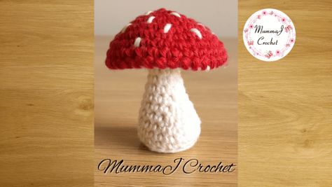 Crochet A Mushroom, Crochet Mushroom Pattern, Wool Blankets Diy, Mushroom Pattern, Crochet Fruit, Crochet Mushroom, Scrap Yarn, Crochet Amigurumi Free Patterns, Crochet Amigurumi Free