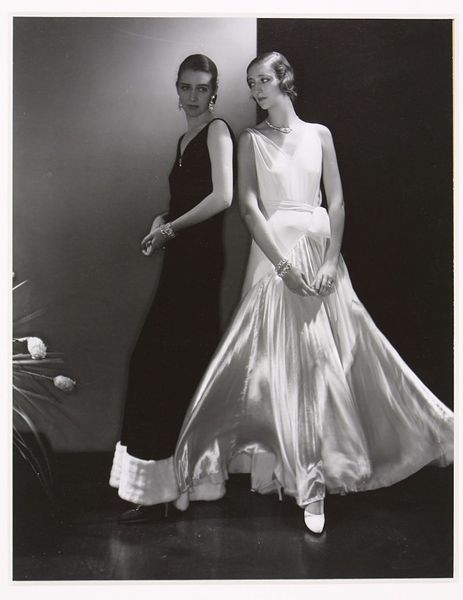 Evening dresses for Vogue (1930).  Dresses made of luxurious fabrics in glamorous styles epitomized fashion at the time. Women In Dresses, Madeleine Vionnet, Edward Steichen, Jeanne Lanvin, Mae West, Gene Kelly, 30s Fashion, Richard Avedon, 1930s Fashion