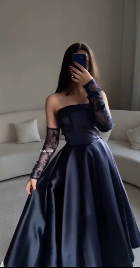 Cocktail Dress Prom Classy, Prom Dresses Modest Elegant, Ball Gown Sleeves, Modest Ball Gown, Long Sleeves Prom Dresses, Gown Sleeves, Hot Prom Dress, Long Sleeve Prom, Long Evening Dress