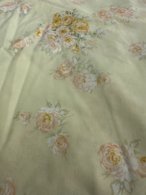 Floral Bed Sheets Vintage, Pink And Yellow Sheets, Rose Print Bed Sheets, Flower Bed Sheets Vintage, Vintage Block Print Floral Bed Sheets, Vintage Yellow Floral Wallpaper, Floral Bedroom, Floral Bedding, Vintage Sheets