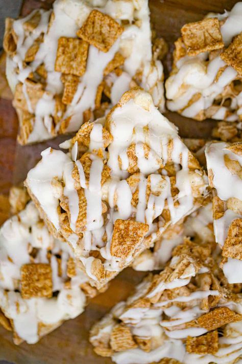 Cinnamon Toast Crunch Bars Cereal Bars Recipe, Cinnamon Toast Crunch Bars, Crunch Bars Recipe, Cinnamon Toast Crunch Cereal, Cereal Bars Recipes, Cookie Dough Filling, Healthy Peanut Butter Cups, Crunch Bars, Crunch Recipe