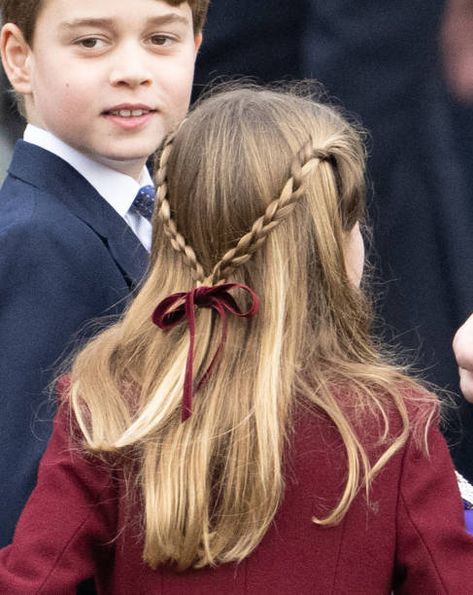 Prince Charlotte, Fall Hair Colors For Blondes, Hair Colors For Blondes, Prince George And Princess Charlotte, Kids Short Hair Styles, Dark Fall Hair Colors, Princesa Charlotte, Royal Family Portrait, Dark Fall Hair