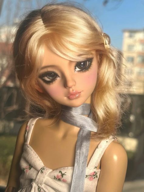 Cute Doll Makeup, Broken Doll Makeup, Doll Make Up, Dolly Party, Porcelain Doll Makeup, Makeup Doll, Black Lagoon Anime, Broken Doll, Doll Makeup