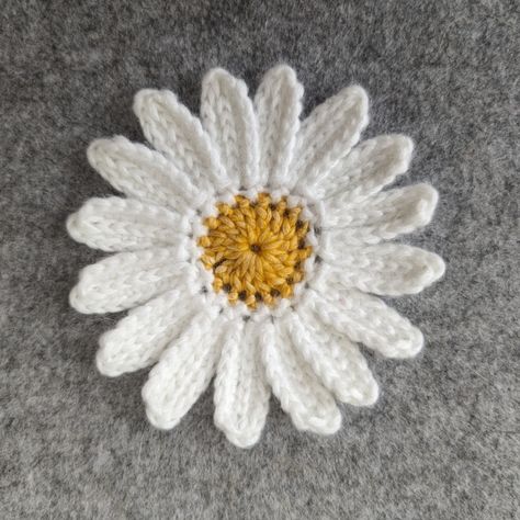 Daisy Crochet Pattern, Oxeye Daisy, Large Daisy, Daisy Crochet, Crochet White, 4mm Crochet Hook, Pumpkin Spider, Magic Ring, White Daisy