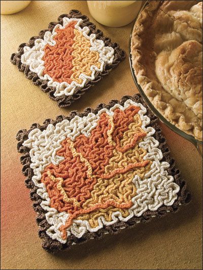 Wiggly Crochet Patterns, Wiggly Crochet, Crochet Pour Halloween, Thanksgiving Crochet, Crochet Hot Pads, Steel Crochet Hooks, Crochet Leaves, Crochet Kitchen, Crochet Dishcloths