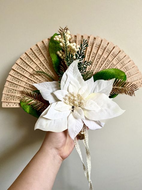 Filipino Wedding Traditions Ideas, Filipino Flower Bouquet, Fan Bouquet Wedding, Filipiniana Wedding Bouquet, Wedding Fan Bouquet, Filipino Wedding Bouquet, Filipino Wedding Flowers, Filipino Chinese Wedding, Filipino Wedding Ideas