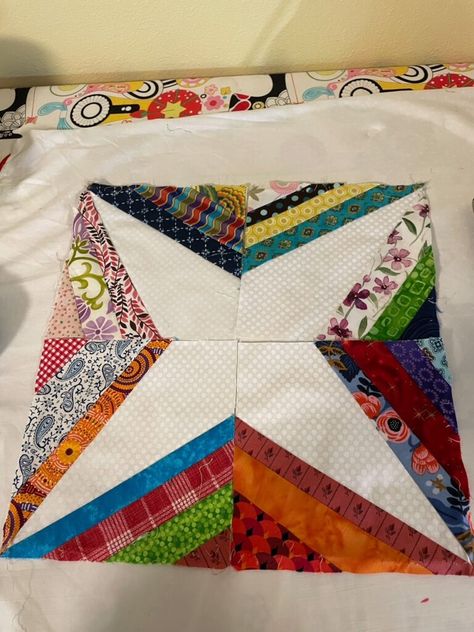 Scrappy Star String Quilt Block Scrappy Sawtooth Star Quilt, String Quilts Ideas Block Patterns, Charm Quilts, String Quilt, Scrap Fabric Crafts, Charm Quilt, String Quilts, Quilt Tutorial, Modern Quilting