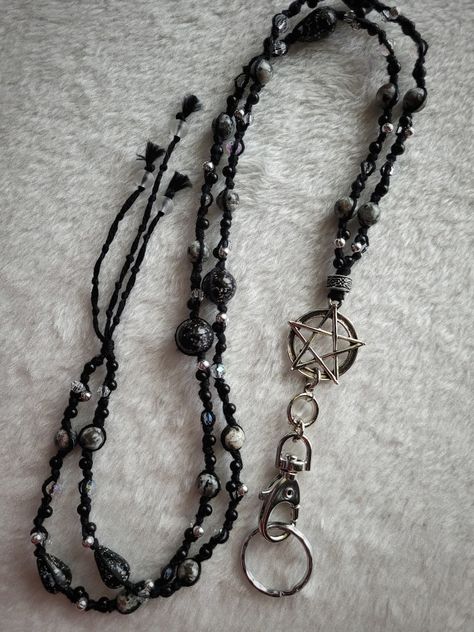 Diy handmade witchy goddess lanyard with Yooperlite and clear quartz beads. Witchy Handmade Jewelry, Witchy Jewelry Diy, Witch Jewelry Diy, Goth Jewelry Diy, Witchy Goddess, Gothic Jewelry Diy, Beaded Jewelry Necklaces, Wiccan Jewelry, Alternative Jewelry