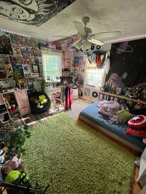 Trippy Dorm Room Ideas, Room Aesthetic Indie, Dollar Tree Solar Light Ideas, Room Ideas Aesthetic Trippy, Solar Light Ideas, Forest Bedroom Aesthetic, Room Decor Romantic, Maximalist Fairy Grunge Room, Street Style Room