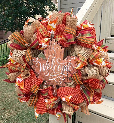 Learn how to make a burlap wreath by weaving ribbons with rustic burlap in this easy step-by-step tutorial. You'll have a pretty wreath in just a few hours! Fall Wreaths Diy Easy, Fall Burlap Wreaths, Thanksgiving Wreaths For Front Door, Fall Wreath Tutorial, Summer Burlap Wreath, Burlap Wreath Tutorial, Fall Mesh Wreaths, Burlap Wreath Diy, Fall Thanksgiving Wreaths