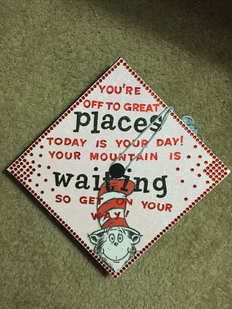 Dr. Seuss inspired graduation cap! DIY tutorial. Funny Graduation Cap Decoration, Graduation Cap Diy, Vpk Graduation, Teacher Graduation Cap, Funny Graduation Caps, Creative Graduation Caps, College Grad Cap Ideas, High School Graduation Cap, Dr. Seuss