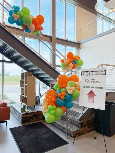 Corporate Event Balloons, Party Decor Business, Business Balloons, Opening Decoration, Corporate Party Decorations, Confetti Cups, Host Party, Balloon Displays, Post Prom