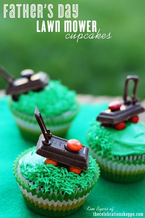 Father's Day Cupcakes from @Kim {The Celebration Shoppe} | Father's Day Celebration | #FathersDay Ideas Lawn Mower Cupcakes, Fathers Day Cupcakes, Fathers Day Cake, Gateaux Cake, Diy Spring, Let Them Eat Cake, Cupcake Recipes, 5th Birthday, Lawn Mower