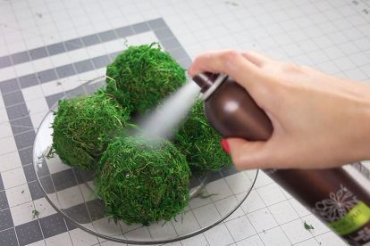 Pottery Barn Knock Off DIY Moss Ball - Dollar Tree | Hometalk Pottery Barn Mirror Hack, Diy Moss Ball, Pottery Barn Mirror, Diy Moss, Moss Ball, Moss Decor, Pottery Barn Inspired, Halloween Appetizers, Moss Balls