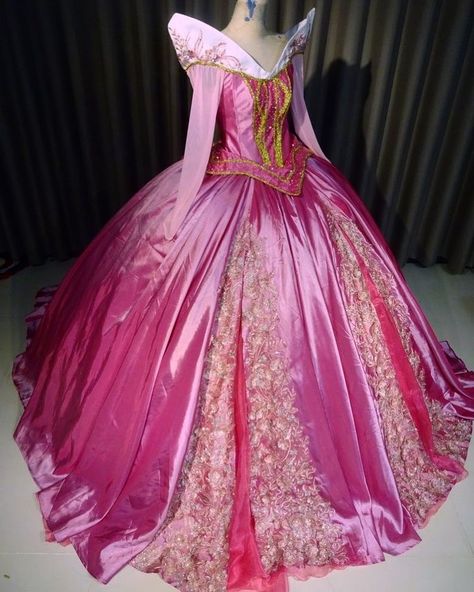 🎀Coming soon🎀 on Instagram: “The Indigo Woman coming soon🎀 | 📸: Unknown” Princess Adult Costume, Disney Princess Inspired Dresses, Disney Princess Gowns, Disney Inspired Dresses, Princess Aurora Dress, Sleeping Beauty Dress, Aurora Princess, Sleeping Beauty Costume, Disney Princess Cosplay