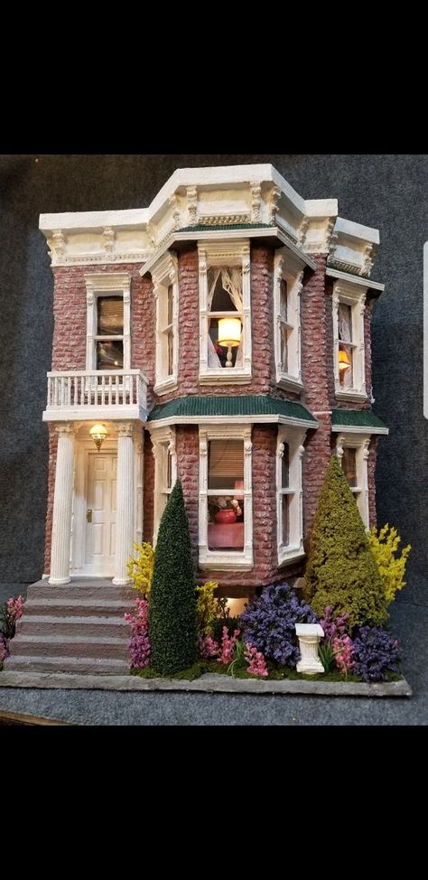 Brick dollhouse with gorgeous columns and bay windows Brick Mansion, Brick Columns, San Francisco Houses, Doll House Plans, Bay Windows, Casas The Sims 4, Cardboard House, Miniature Rooms, White Cottage