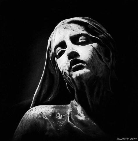 Negative Drawing, High Contrast Photography, Contrast Photography, Goth Gifts, How To Impress, Cemetery Art, Greek Sculpture, Goth Girl, 문신 디자인