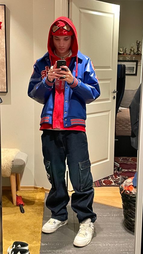 Spider Man Inspired Outfit, Spider Man Outfits Ideas, Spiderman Streetwear, 90s Hip Hop Outfits, Spiderman Outfit, Rain Outfit, Silly Shirt, Man Outfit, Men Rings