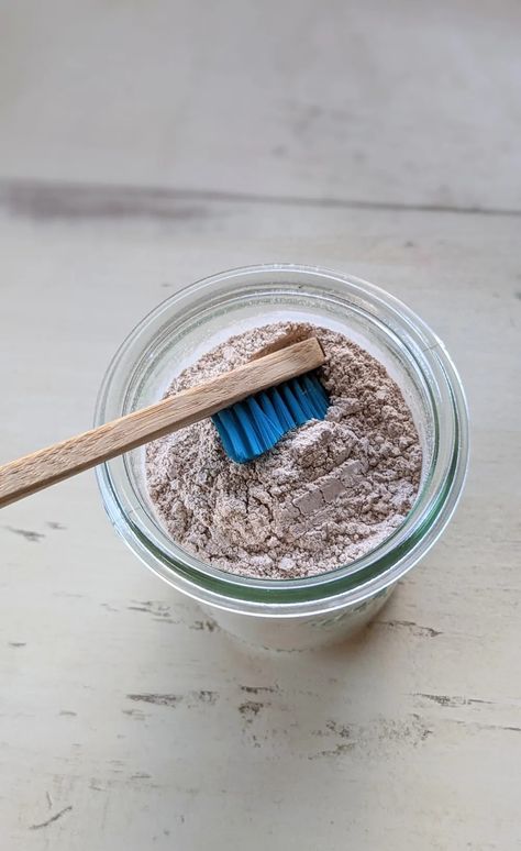 DIY Remineralizing tooth powder - Life with Aprons Tooth Powder Recipe, Remineralizing Tooth Powder, Remineralize Teeth, Toothpaste Recipe, Diy Teething, Tooth Powder, Powder Recipe, Natural Healing Remedies, Oral Care Routine