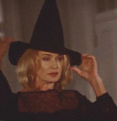 its the season of the witch Ahs Aesthetic, Ahs Coven, Aesthetic Gif, Horror Story, Coven, American Horror, American Horror Story, Witch, Gif