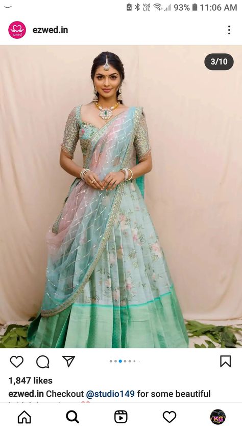 Crop Top And Skirt Indian Weddings, Langa Voni Half Saree, Lengha Blouse Designs, South Indian Blouse Designs, Langa Voni, Different Dress Styles, Lehenga Saree Design, Half Saree Lehenga, Long Gown Design