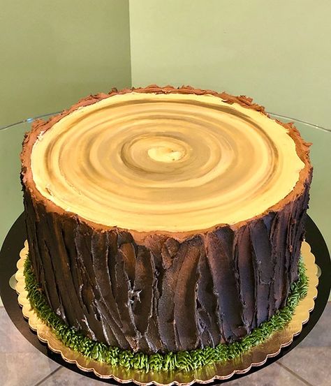 Tree Trunk Cake, Squirrel Cake, Tree Stump Cake, Grass Border, Nature Cake, Cake Techniques, B Day Cake, Realistic Cakes, Log Cake