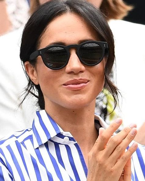 Megan Markle Sunglasses Silhouette Glasses, Classic Sunglasses Women, Illesteva Sunglasses, Palm Beach Style, Chic Sunglasses, Custom Sunglasses, Rose Gold Sunglasses, Classic Sunglasses, Pippa Middleton