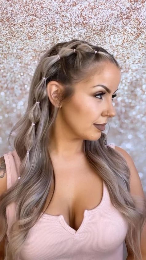 East Hair Styles, Headband Braid Hairstyles, Prom Pony, Rave Hairstyles, Haircut Selfie, Photo Hijab, Concert Hairstyles, Rave Hair, Bubble Braids