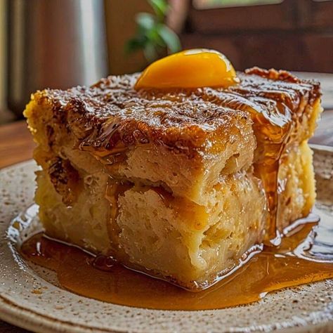 American Dessert Recipes, Salvadoran Food, American Dessert, Salvadorian Food, American Desserts, Leftover Bread, Bread Pudding Recipe, Stale Bread, Pan Dulce