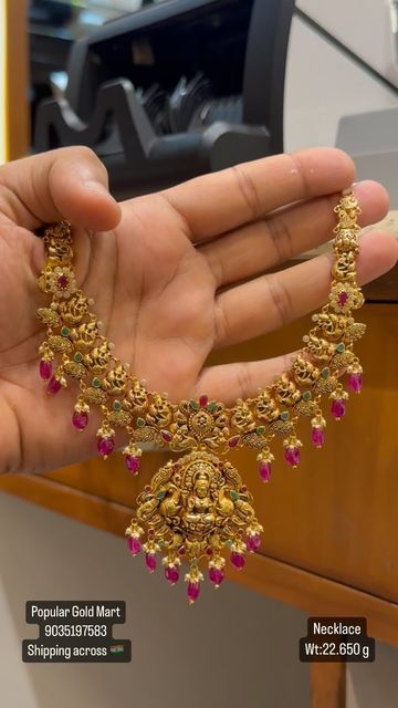 New Model Necklace Designs Gold, Simple Gold Necklace Designs, Goa Panjim, Gold Earrings Studs Simple, Necklace Designs Gold, Pretty Gold Necklaces, Simple Necklace Designs, Indian Wedding Jewelry Sets, Neck Pieces Jewelry