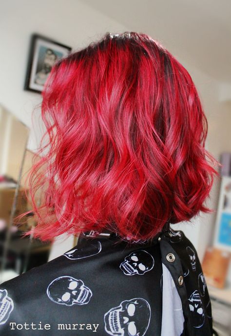 Red passion ❤️ red hair ideas bob wavy bright neon pillarbox red manic panic goldwell elumen haircut beach waves wavy bright Neon Red Hair Color, Pillarbox Red Hair, Elumen Hair Color, Goldwell Elumen, Red Hair Ideas, Red Bob Hair, Vampire Oc, Bob Wavy, Short Textured Hair