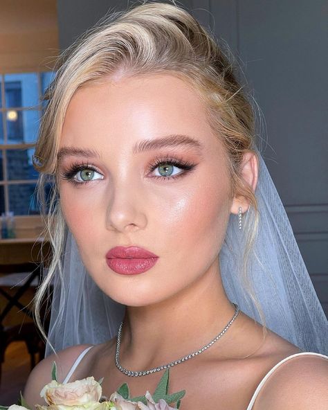 Wedding Makeup Blonde, Pink Wedding Makeup, Bridal Makeup For Blondes, Glam Bride Makeup, Make Up Sposa, Wedding Makeup For Blue Eyes, Pale Skin Makeup, Fall Wedding Makeup, Pale Makeup