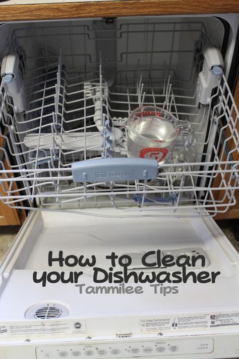 Dishwasher: half a cup of vinegar in a glass cup on the top rack. Run on high. Then baking soda on the bottom of the basin and ran the dishwasher on a half cycle with hot water Cleaning Your Dishwasher, The Dishwasher, Household Cleaning Tips, Soap Scum, Utila, Cleaners Homemade, Clean Dishwasher, Natural Cleaning Products, Diy Cleaning Products