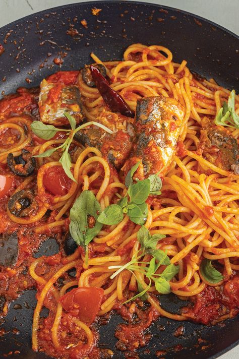 Tinned Sardine Puttanesca Sardines Pasta, Tinned Sardines, Sardine Recipes Canned, Sardine Pasta, Sardine Tin, Sardine Recipes, Red Sauce Pasta, Tomato Pasta Sauce, Recipe Tin