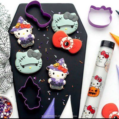 Hello Kitty Spooky, Hello Kitty Gift Bags, Spooky Cookies, Kitty Cookies, Hello Kitty Cookies, Hello Kitty Gifts, Halloween Cookie, Halloween Baking, Baking Party