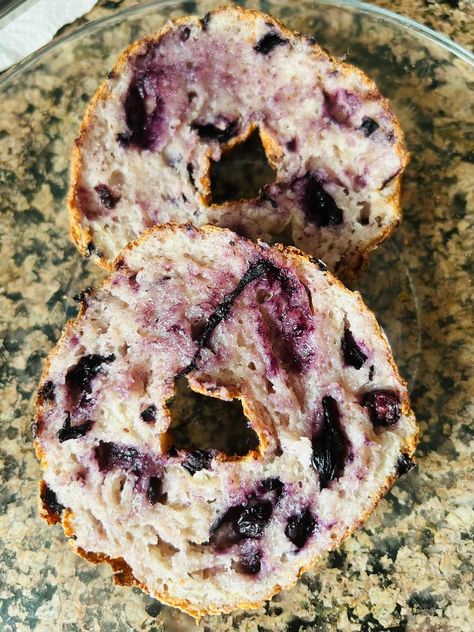 Air Fried Blueberry Bagels Air Fryer Blueberry Bagels, One Point Blueberry Muffins, Weight Watchers Blueberry Muffins, Healthy Banana Pudding, Blueberry Bagels, Blueberry Bagel, Extreme Food, Mini Bagels, Weight Watchers Snacks