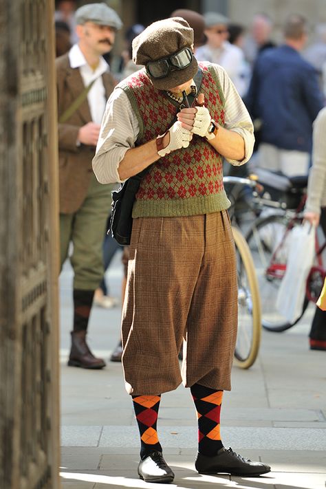 Tweed Run London 2011 Tweed Ride, Tweed Run, Stylish Socks, Ewan Mcgregor, Mode Masculine, Mode Vintage, Character Outfits, Mode Inspiration, Be Different