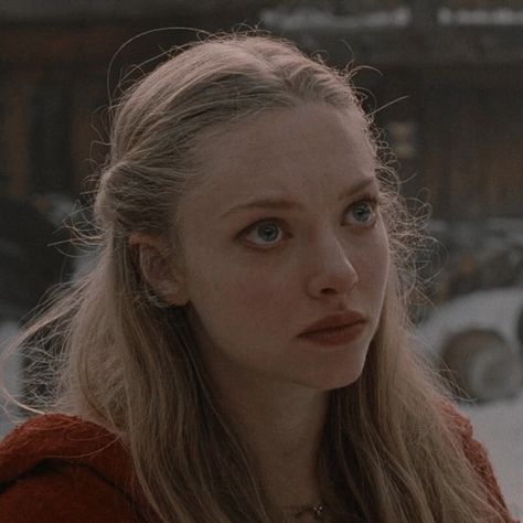 Amanda Seyfried Red Riding Hood, Best Movie Characters, Red Riding Hood 2011, Jack Of Spades, The Land Of Stories, Female Villains, Female Icons, Amanda Seyfried, House Of Cards