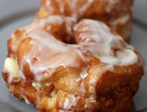 Mom Food Blog, Healthy Lifestyle, Recipes, Home and Garden, DIY, Rhode Island Cronuts Recipe, Cronut Recipe, Pillsbury Crescent Roll Recipes, Breakfast Roll, Pillsbury Crescent, Homemade Doughnuts, Crescent Recipes, Cronut, Breakfast Sweets