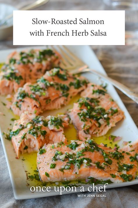 Pescatarian Food, Roasted Salmon Recipes, Fedtforbrændende Mad, Sauce Tartare, Once Upon A Chef, Slow Roast, Passover Recipes, Roasted Salmon, Cooking Salmon