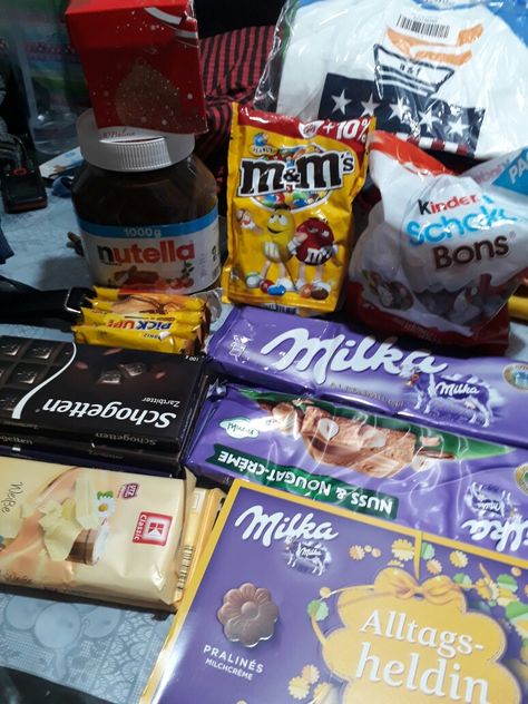 Chocolates from Germany 😍 Germany Snacks, Germany Chocolate, German Snacks, Pop Tarts, Nutella, Chocolates, Tart, Gum, Snack Recipes