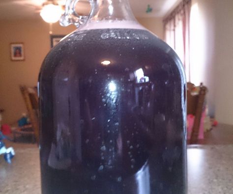 Home Made Wine, Wine Making Recipes, Homemade Wine Recipes, Wine Making Kits, Homemade Liquor, Make Your Own Wine, Moonshine Recipes, Wine Magazine, Liqueurs Recipes