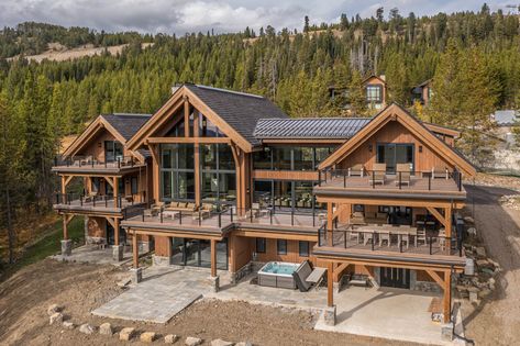 Luxury Mountain House Plans, Modern Ski Chalet Exterior, Lodge Plans Layout, Ski Chalet Floor Plans, Ski Lodge Exterior, Ski House Exterior, Ski Mansion, Modern Swiss Chalet, Ski Chalet Exterior