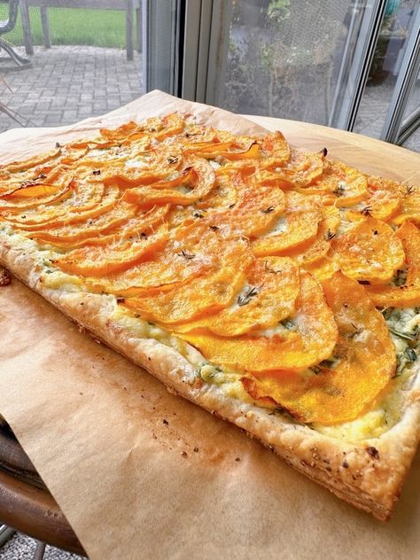 Puff Pastry Vegetable Tart, Butternut Squash Appetizer, Butternut Squash Ricotta, Tart With Puff Pastry, Butternut Squash Pie, Pie Pastry Recipe, Ricotta Tart, Puff Pastry Pizza, Veggie Main Dishes