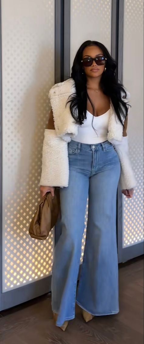 Tyra Banks Casual Outfits, Denim Pants Winter Outfit, Blue Button Down Shirt Outfit Fall, Cute Classy Fall Outfits, Thanksgiving Day Outfits Black Women, Simple Denim Outfits, Graduation Winter Outfit Ideas, Closing Outfit House, Kaila Kake Outfits